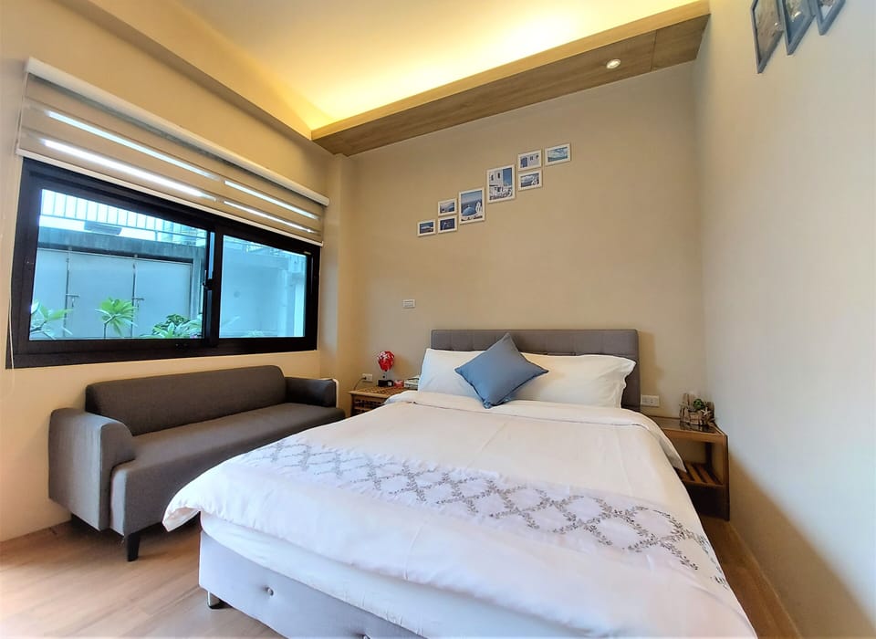 Basic Double Room | Soundproofing, free WiFi, bed sheets
