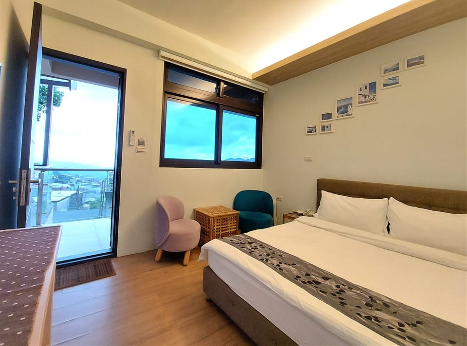 Standard Double Room (2F) | Soundproofing, free WiFi, bed sheets