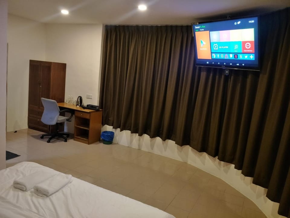 Desk, iron/ironing board, free WiFi, bed sheets