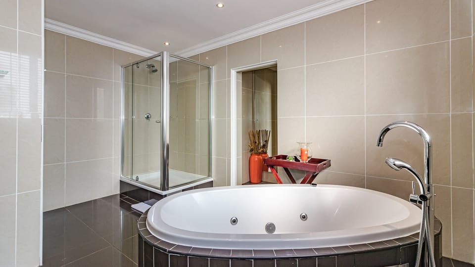 Luxury Double or Twin Room, 1 Bedroom, Bathtub | Jetted tub