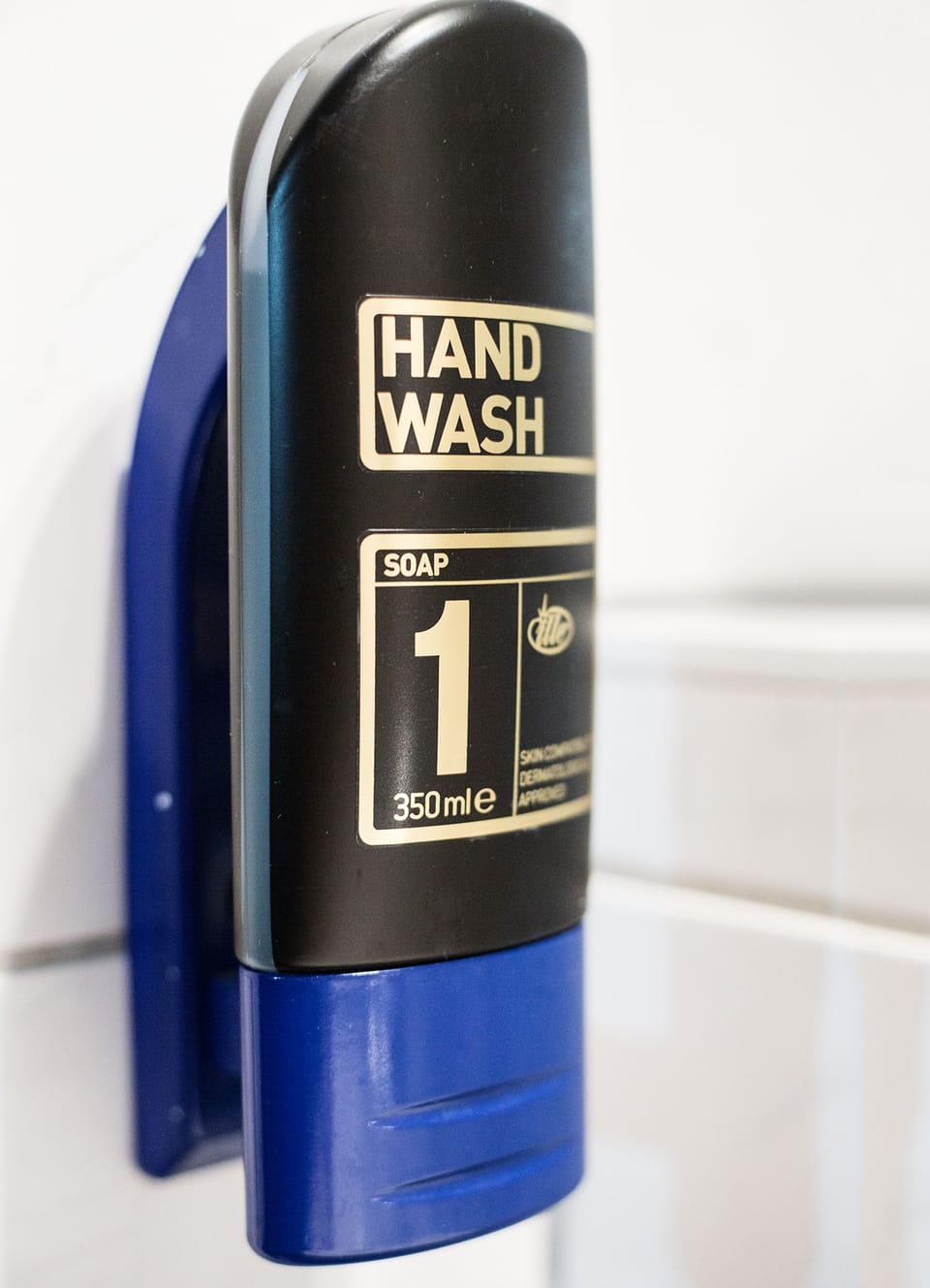 Double Room, Balcony | Bathroom amenities | Shower, free toiletries, hair dryer, towels