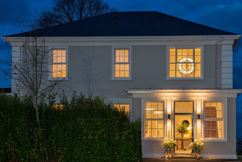 Luxury Apartment | 1 bedroom, individually furnished, iron/ironing board, bed sheets