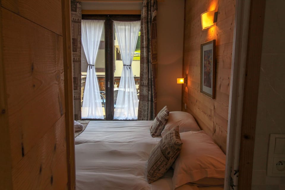 Twin Room, Balcony | Egyptian cotton sheets, premium bedding, individually decorated