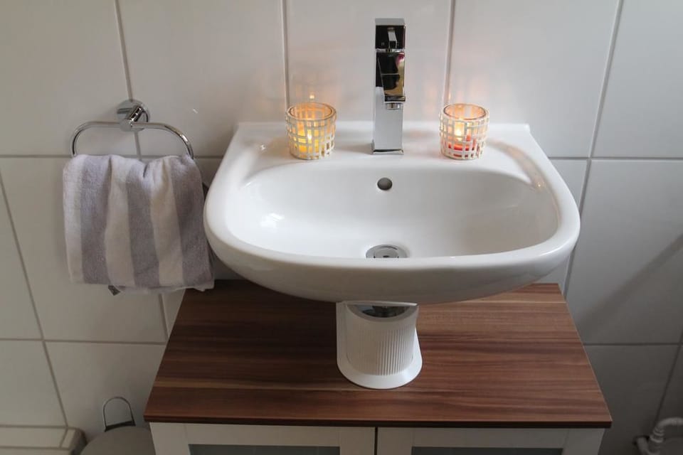 Single Room | Bathroom sink