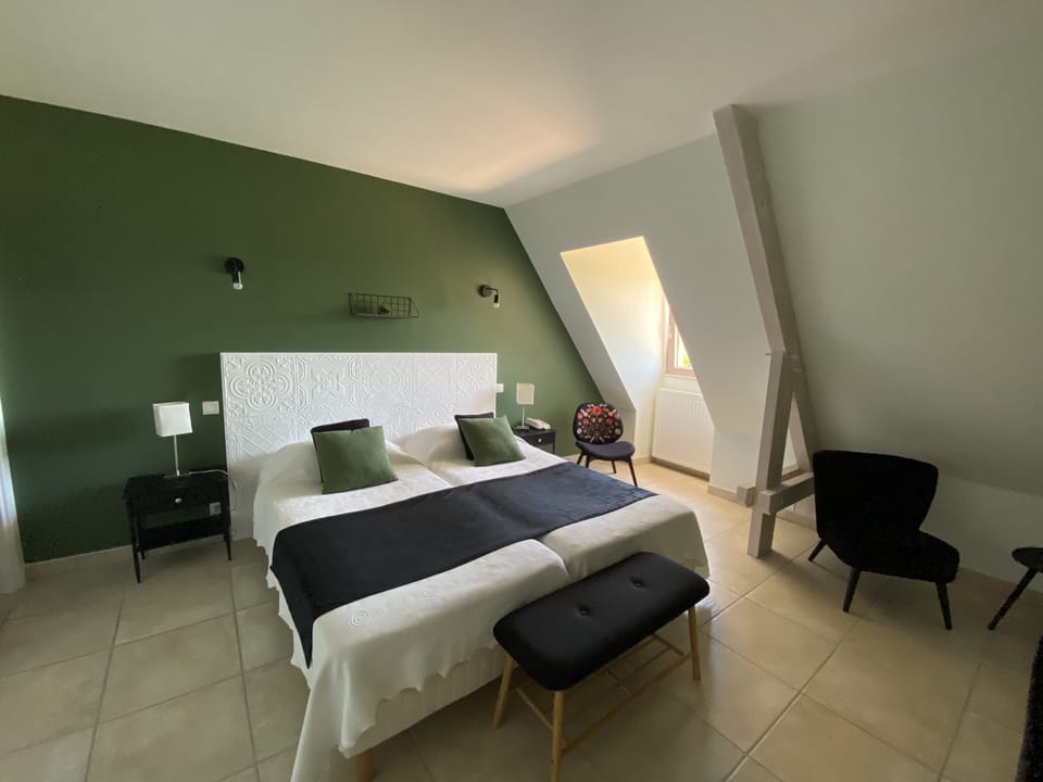 Standard Twin Room | Minibar, in-room safe, desk, soundproofing