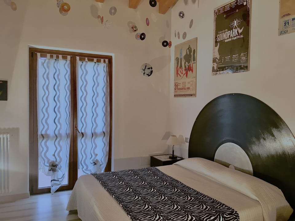 Double or Twin Room (Music) | Balcony