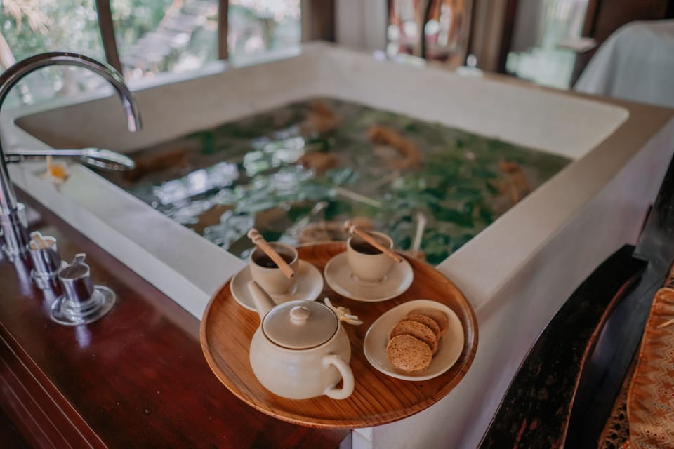 Indoor spa tub