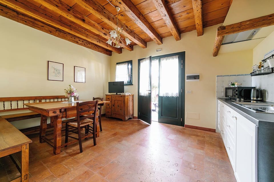 Apartment, 2 Bedrooms | Private kitchen | Coffee/tea maker, electric kettle
