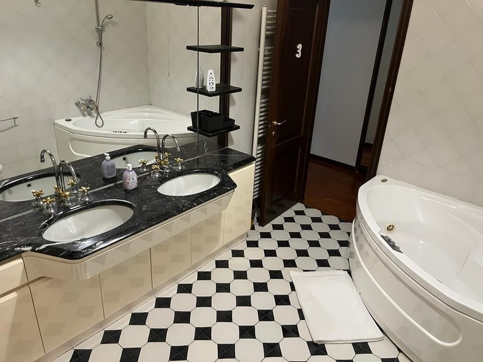 Triple Room, Bathtub (Room 03) | Desk, free WiFi, bed sheets