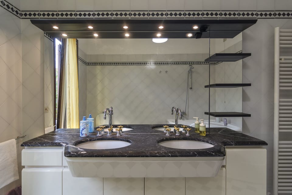 Triple Room, Bathtub (Room 03) | Bathroom sink