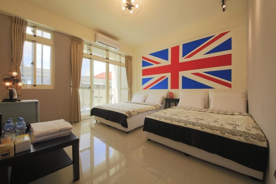 Quadruple Room | Desk, blackout drapes, free WiFi, bed sheets