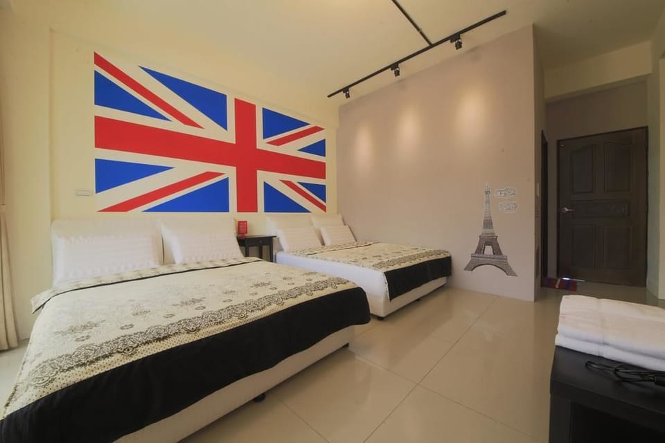 Quadruple Room | Desk, blackout drapes, free WiFi, bed sheets