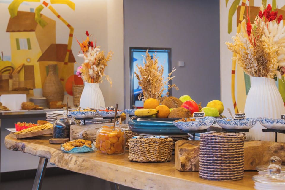 Free daily continental breakfast