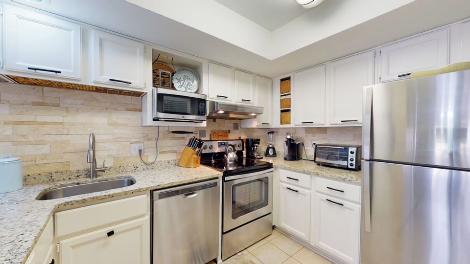 Fully Stocked Kitchen
