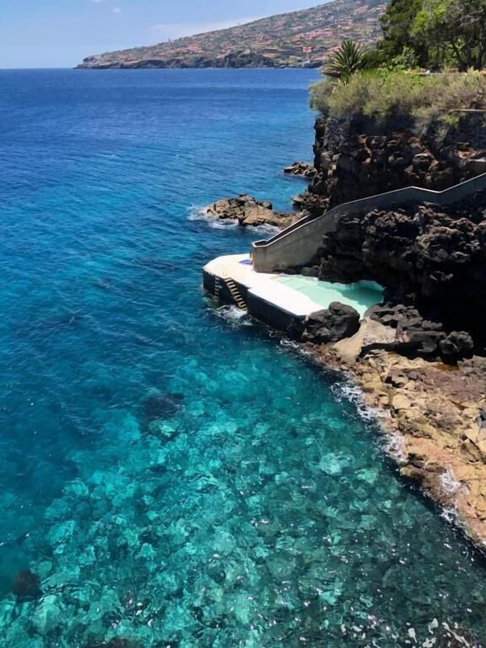 Private beach nearby, snorkeling