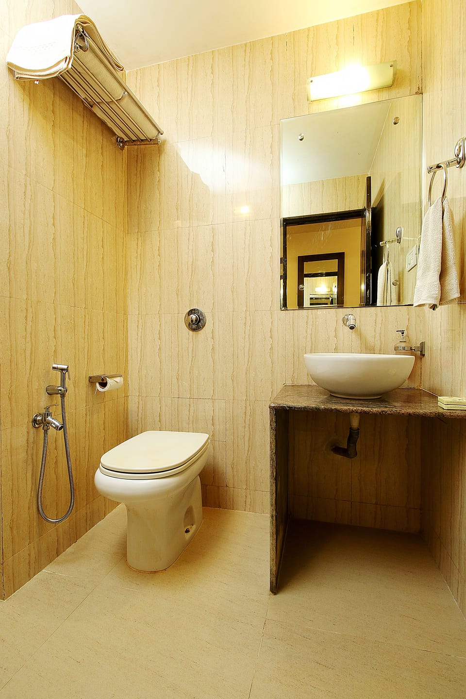 Deluxe Ac Room | Bathroom | Shower, rainfall showerhead, free toiletries, towels