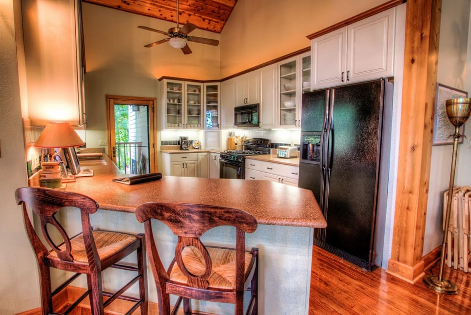 Great for coffee and chatting at kitchen