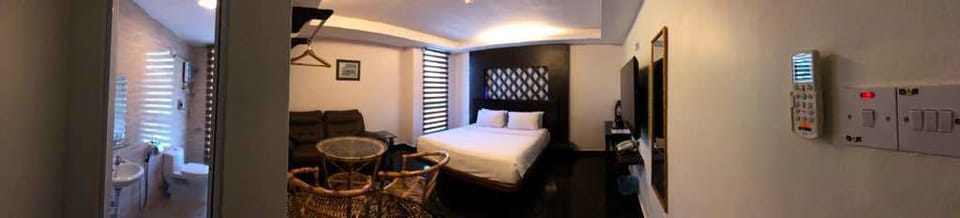 VIP | Desk, iron/ironing board (on request), WiFi (free)
