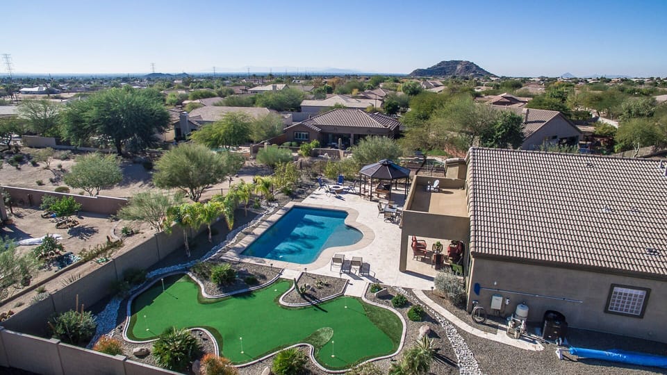 Large 32'x22' Heated Pool