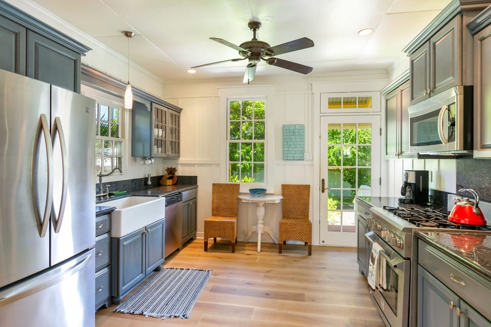 Roomy, fully-equipped kitchen