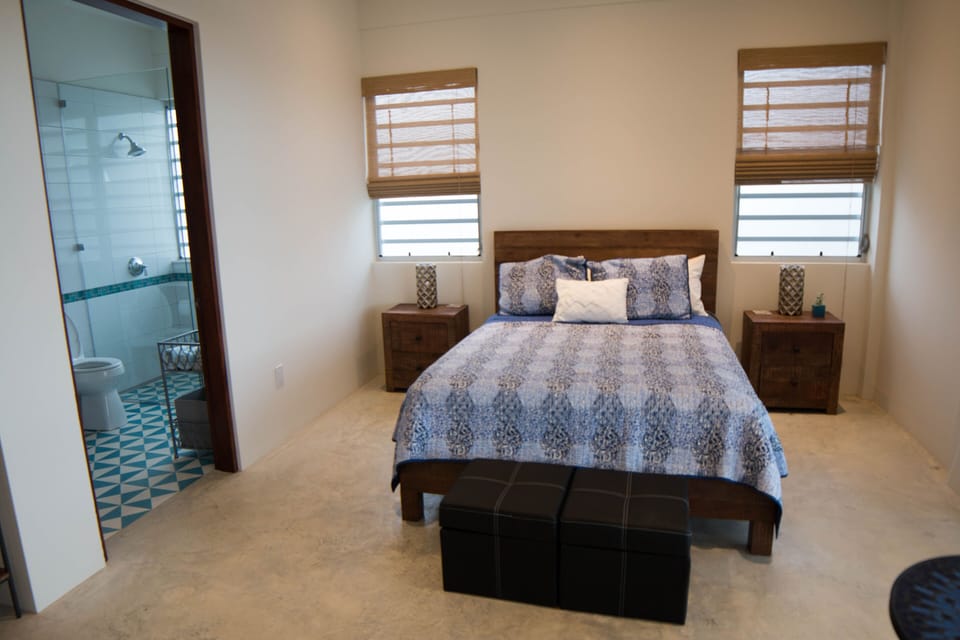 Studio Bedroom, Private  Bath