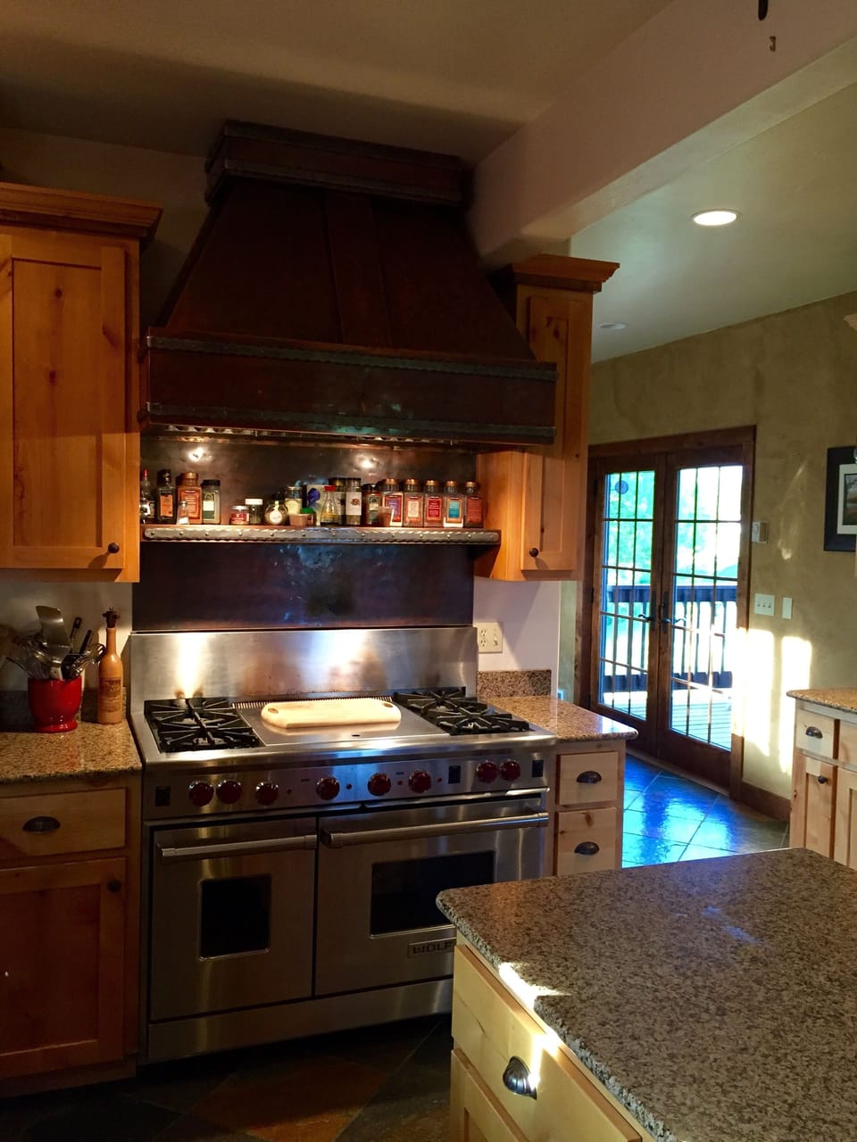 Gourmet kitchen