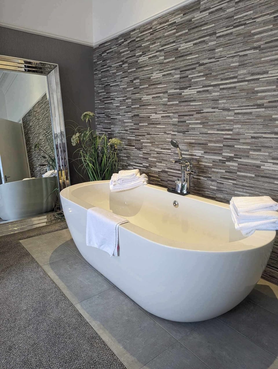 Deluxe Quadruple Room, Sea View | Desk, laptop workspace, iron/ironing board, free WiFi