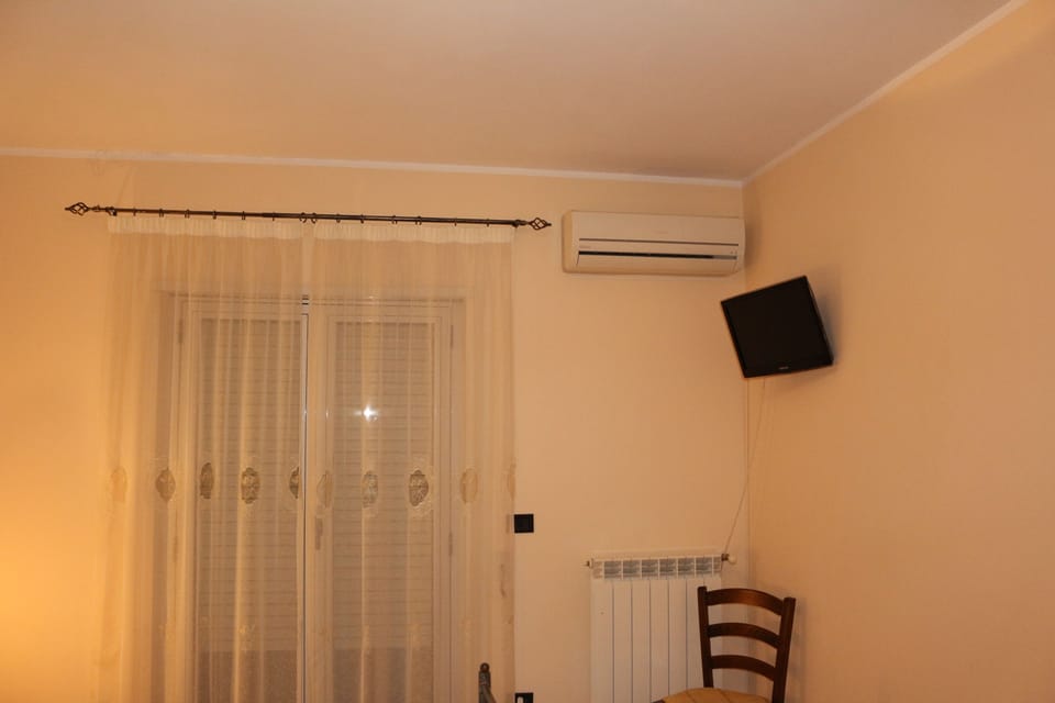 Double or Twin Room, Balcony | Free WiFi, bed sheets