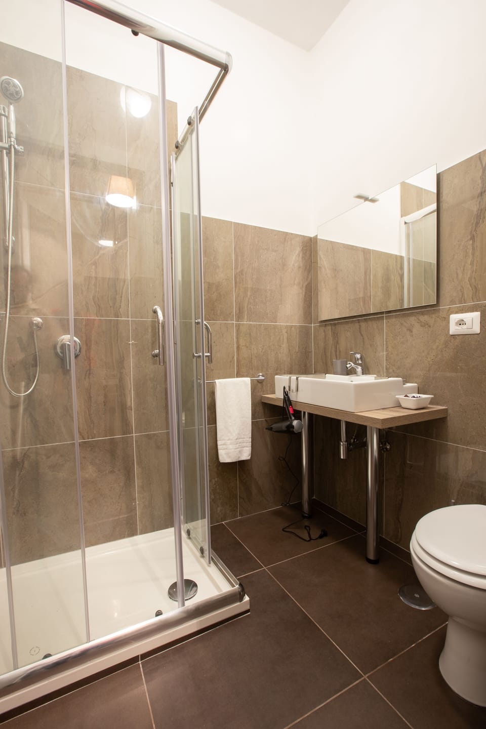 Comfort Triple Room, Non Smoking | Bathroom shower