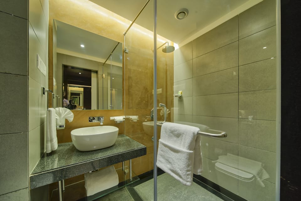 Shower, towels
