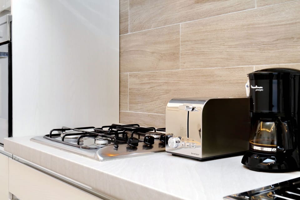 Apartment, 2 Bedrooms | Private kitchenette | Full-size fridge, microwave, oven, stovetop