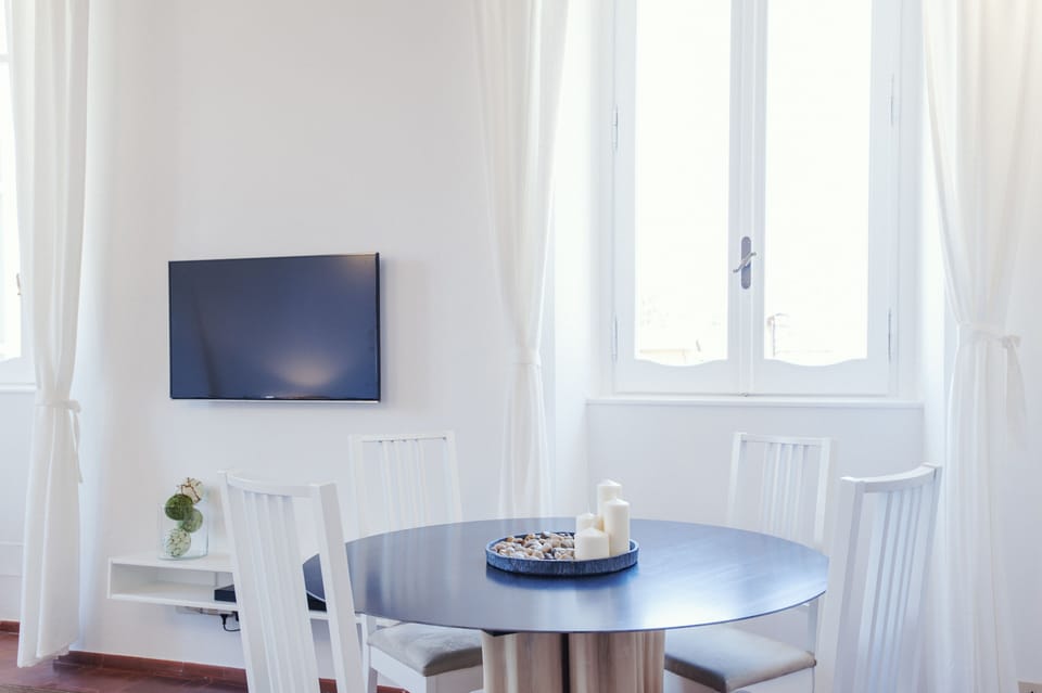 Apartment, 1 Bedroom | In-room dining