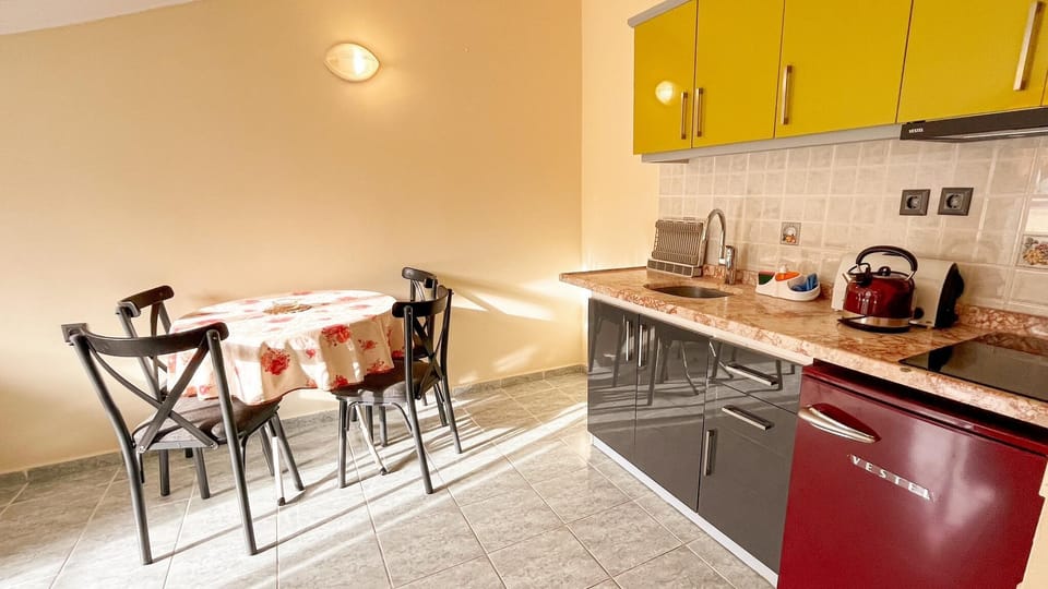 1 bedroom, in-room safe, desk, iron/ironing board