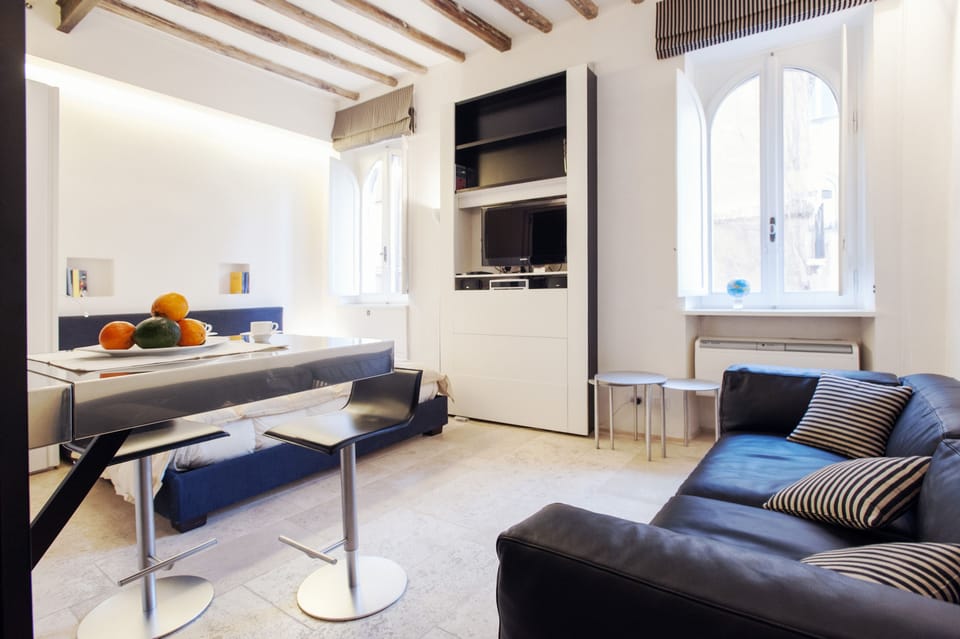 Studio | Living area | Flat-screen TV