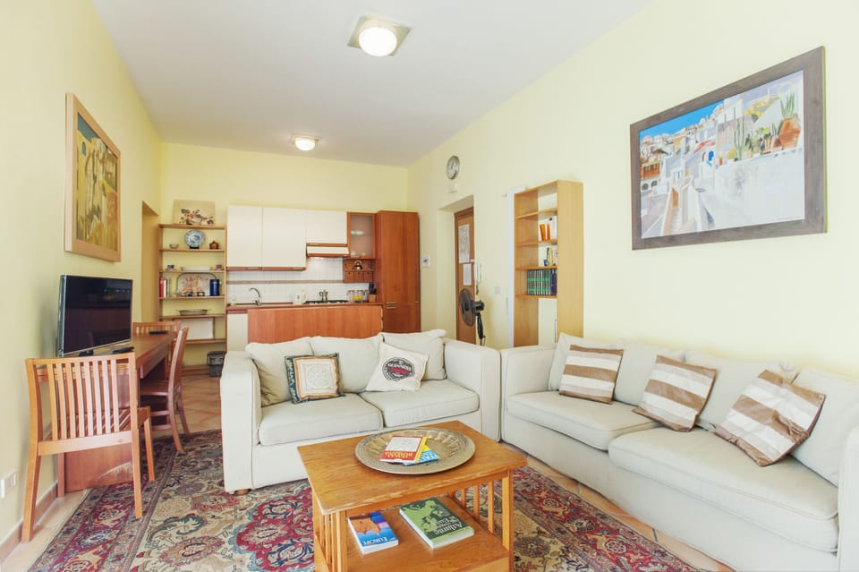 Apartment, 2 Bedrooms | Living room | Flat-screen TV