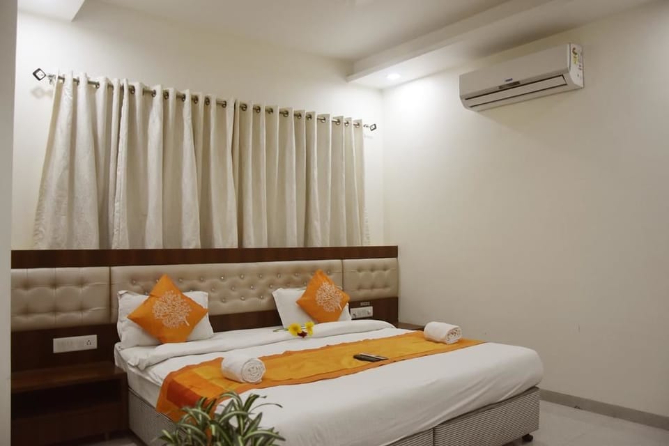 Standard Room, 1 Double Bed (AC) | Soundproofing, free WiFi, wheelchair access