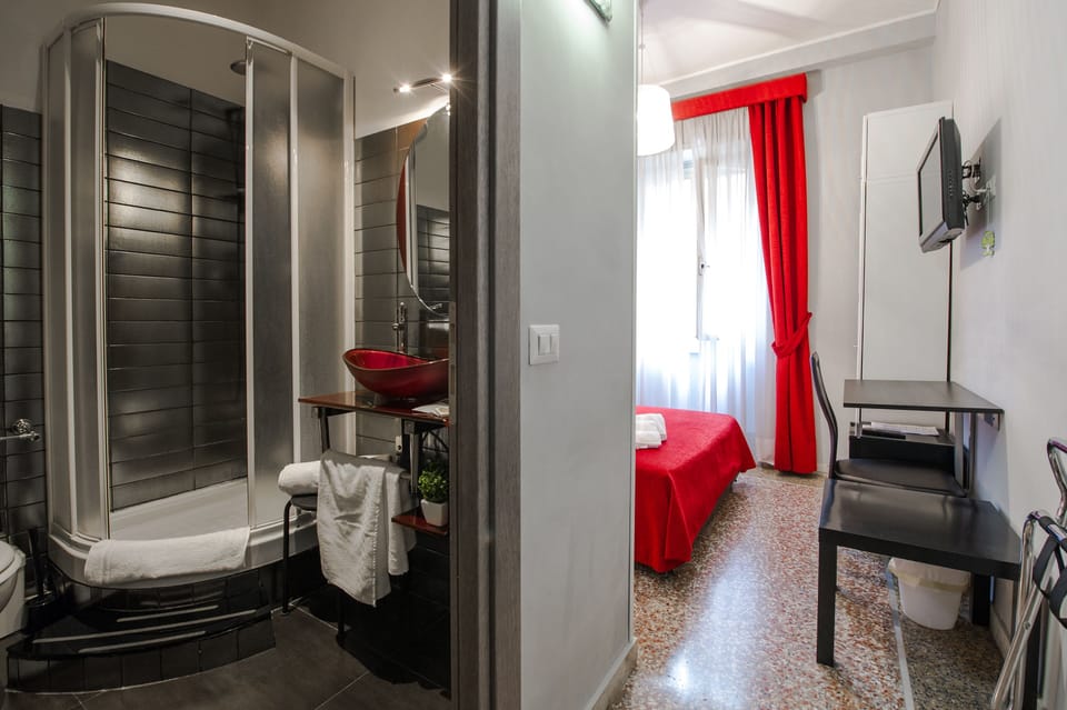 Double or Twin Room, Balcony | Bathroom | Shower, hair dryer, bidet, towels