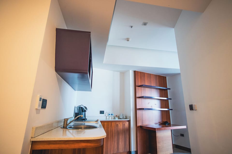 Grand Deluxe 2 King Beds, Non smoking | Private kitchen | Coffee/tea maker