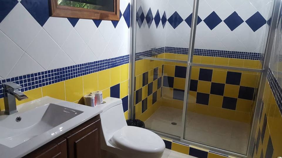 Superior Double Room, 2 Twin Beds, Non Smoking | Bathroom | Shower, free toiletries, towels