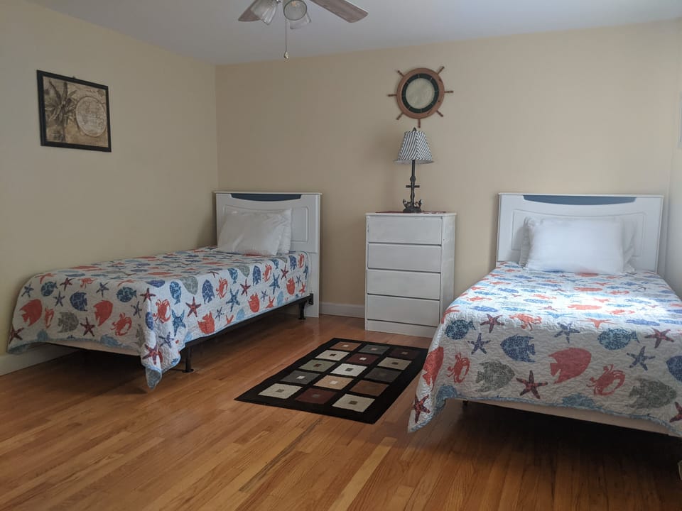 Twin Bedroom