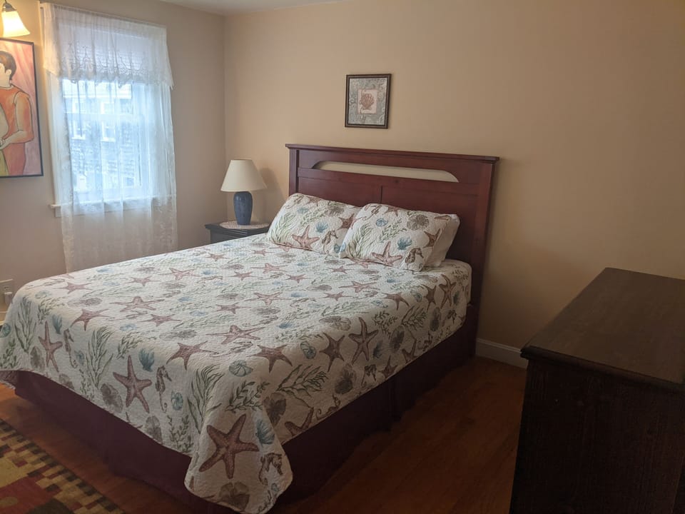 Queen Bedroom
