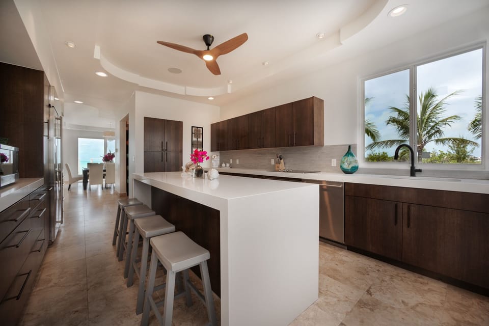 Kitchen area with top of the line appliances!