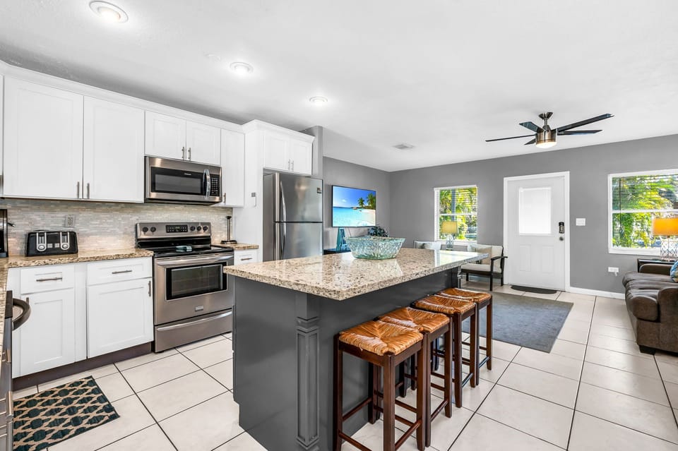 Enjoy a fully equipped kitchen, perfect for deluxe meals or hire a chef!