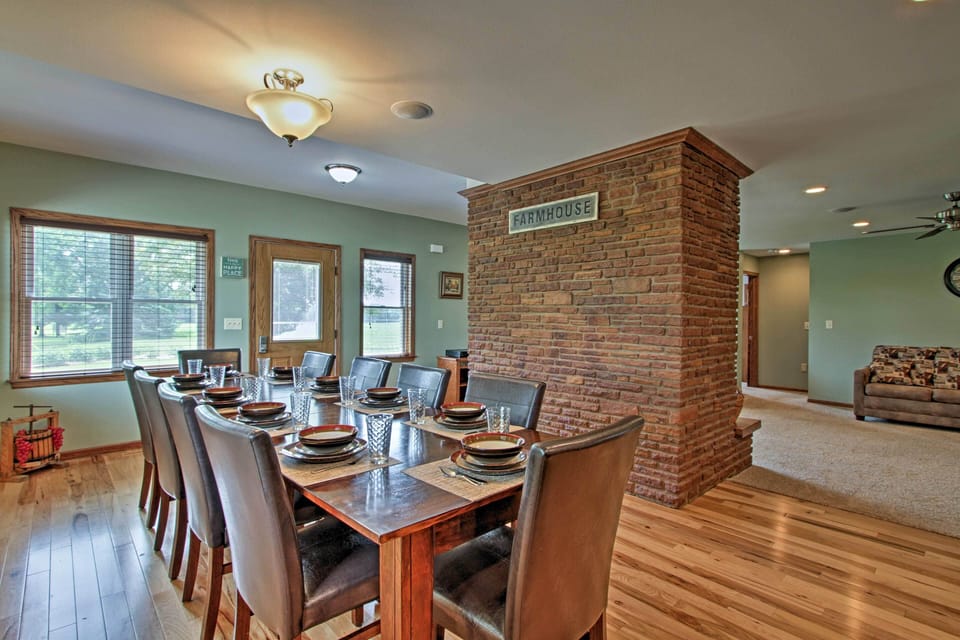 Large dining room with table to seat 10.