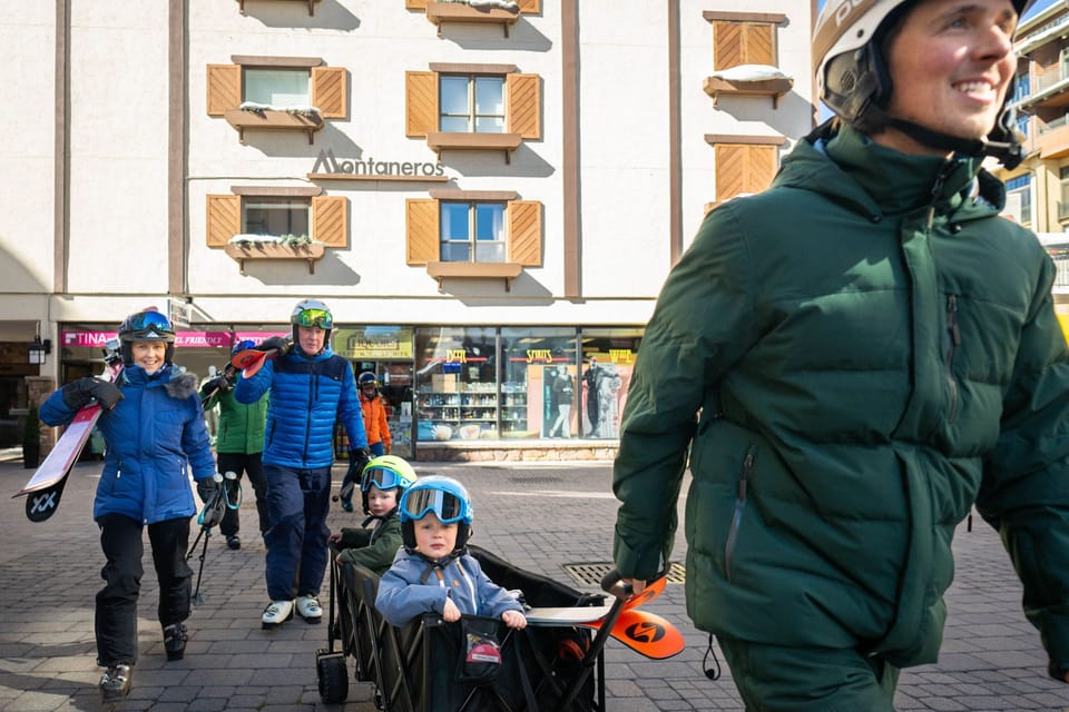 Bring the whole family to the top of Eagle’s Nest—wagons and strollers fit easily inside the gondola for a smooth ride up the mountain.