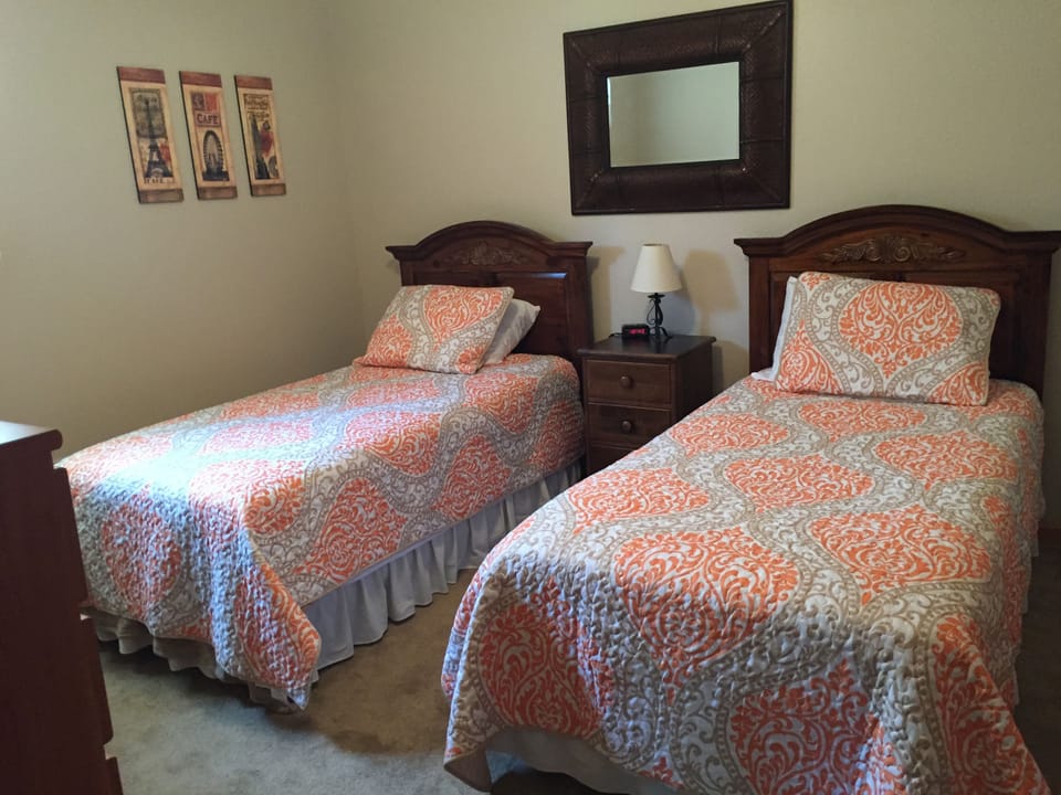 Twin Bedroom