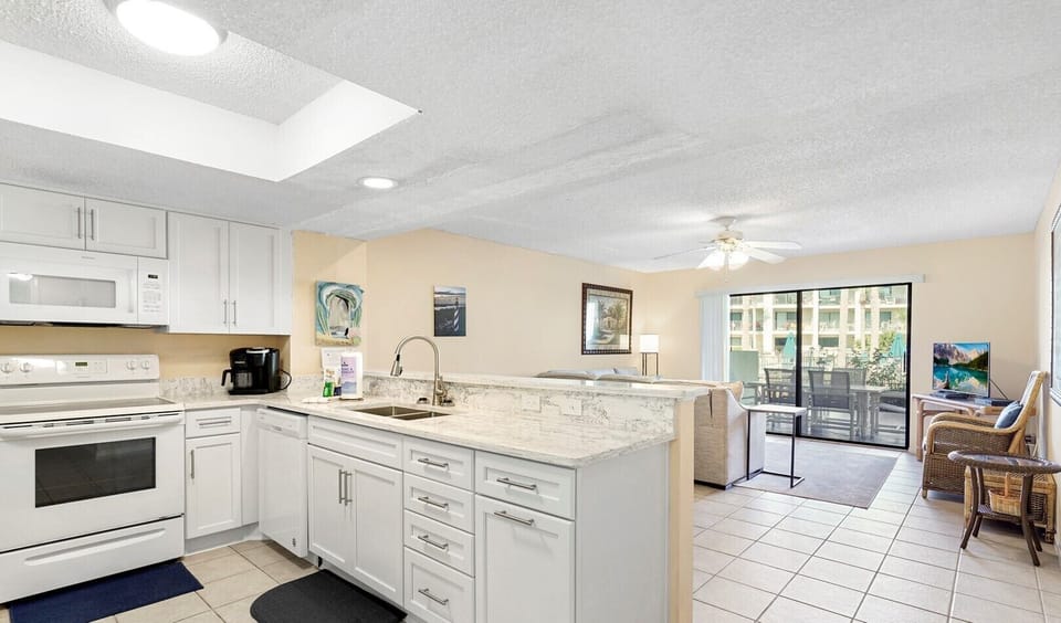 Updated full kitchen