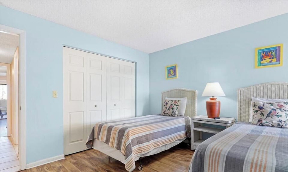 3rd bedroom with twin beds