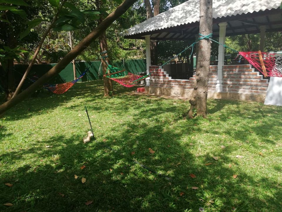 N.L.I. Guest House Bed and Breakfast in Sri Lanka