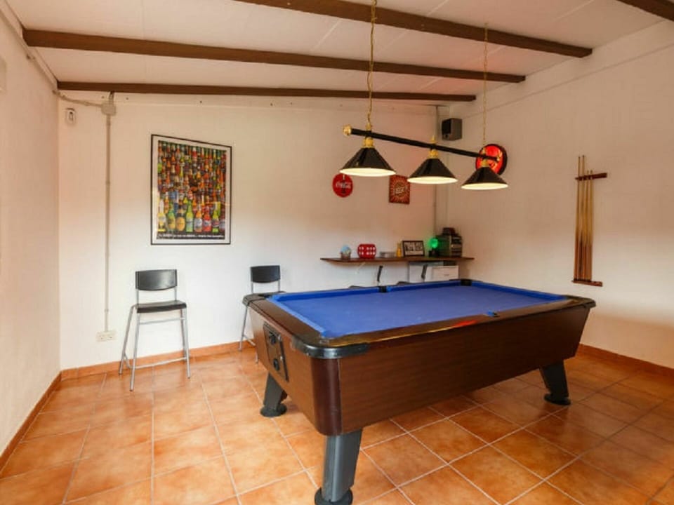 Property, Furniture, Sports Equipment, Table, Pool, Wood, Recreation Room, Interior Design, Billiard Table, Floor